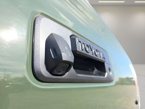 Used 2022 Toyota Tacoma TRD Sport w/ TRD Premium Sport Package image 18