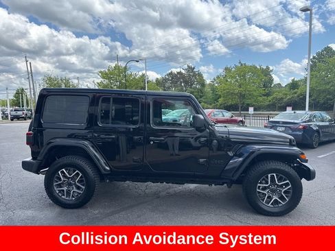 Used 2025 Jeep Wrangler Unlimited Sahara AWD/4WD image 8