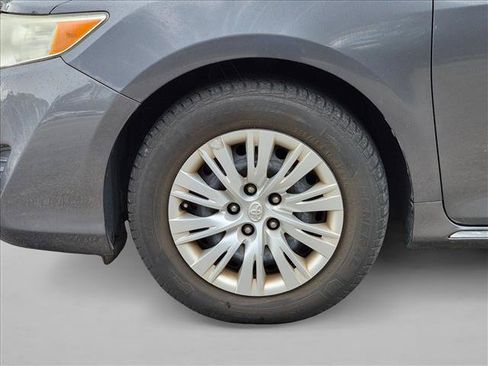 Used 2012 Toyota Camry LE FWD image 15
