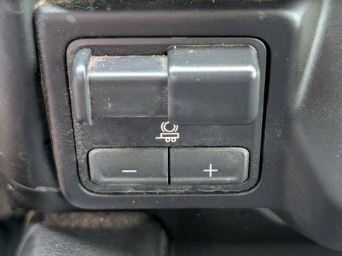 Used 2021 GMC Sierra 1500 AT4 w/ Technology Package AWD/4WD image 23