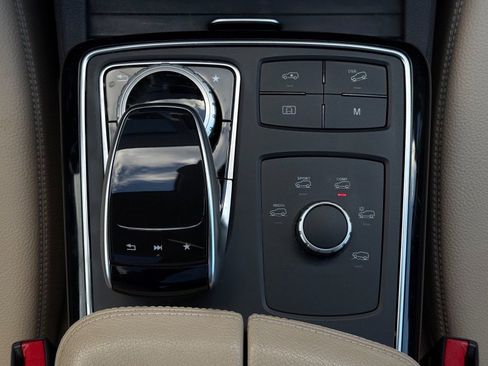 Used 2019 Mercedes-Benz GLS 450 4MATIC image 32