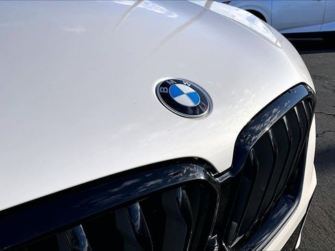 Used 2022 BMW X6 xDrive40i w/ M Sport Package image 29