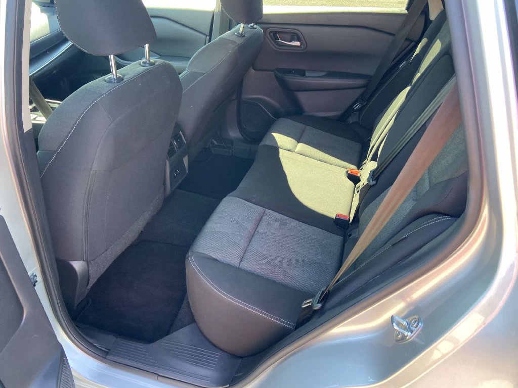 Used 2025 Nissan Rogue SV AWD/4WD image 17