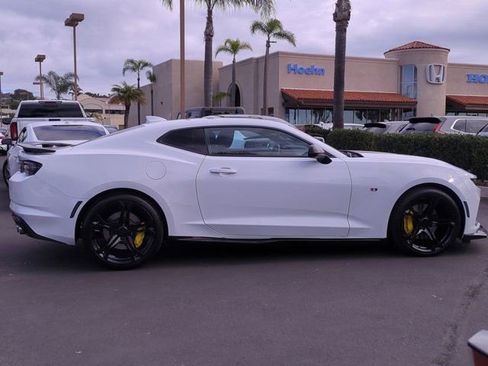 Used 2021 Chevrolet Camaro SS image 5