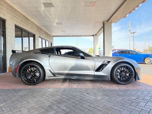 Used 2015 Chevrolet Corvette Z06 w/ 3LZ Preferred Equipment Group RWD image 25