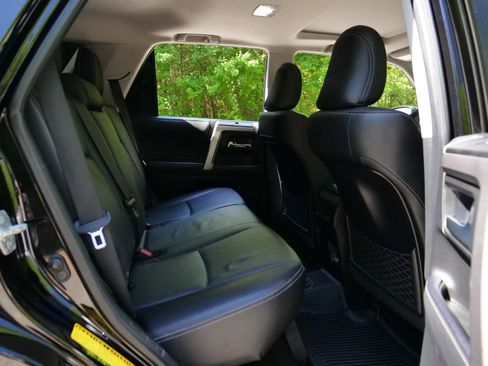 Used 2023 Toyota 4Runner Limited AWD/4WD image 32