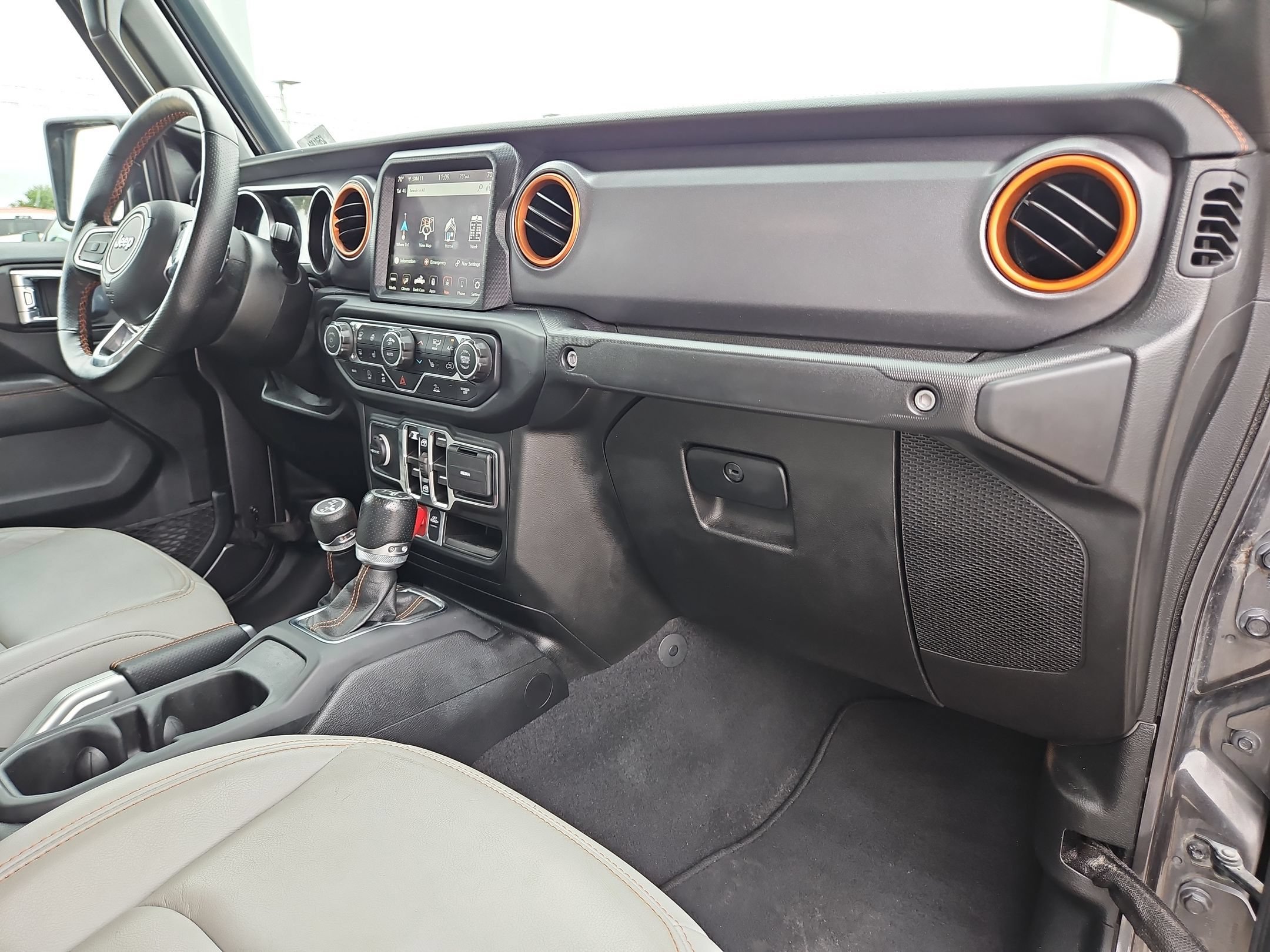 Used 2021 Jeep Gladiator Mojave AWD/4WD image 28