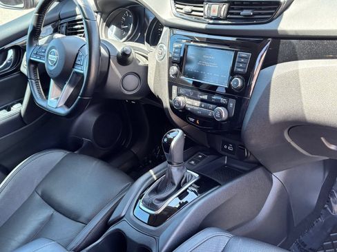 Used 2021 Nissan Rogue Sport SL w/ Premium Package FWD image 9