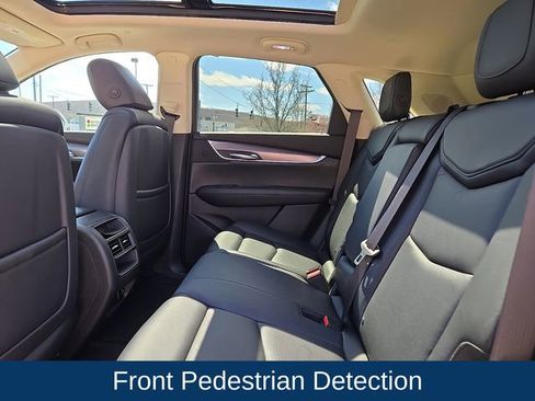 Used 2017 Cadillac XT5 Luxury w/ Driver Awareness Package AWD/4WD image 18