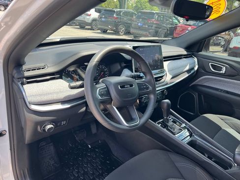 Used 2024 Jeep Compass Sport AWD/4WD image 18