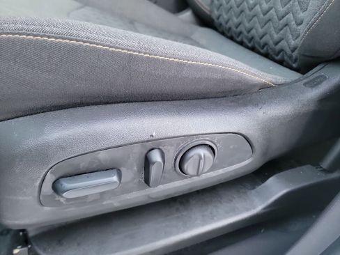 Used 2024 Chevrolet Equinox LT image 12