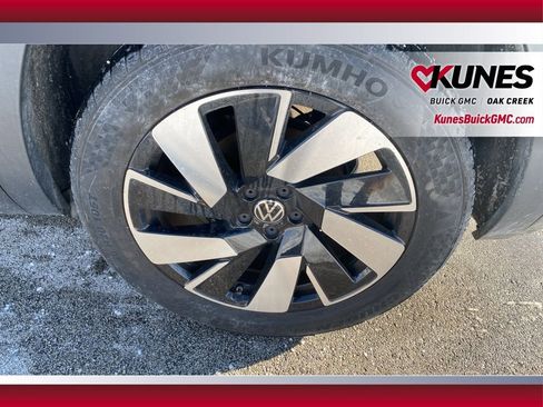 Used 2024 Volkswagen Atlas Cross Sport SE image 26