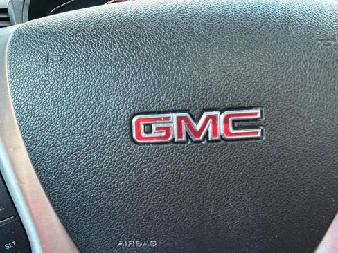 Used 2013 GMC Acadia SLT AWD/4WD image 23