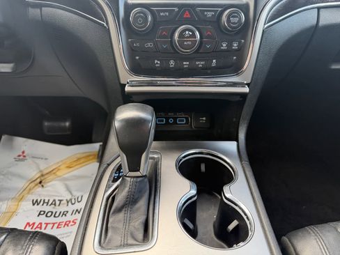 Used 2018 Jeep Grand Cherokee Limited image 15