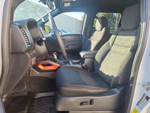 Used 2022 Nissan Frontier PRO-4X w/ Technology Package image 15