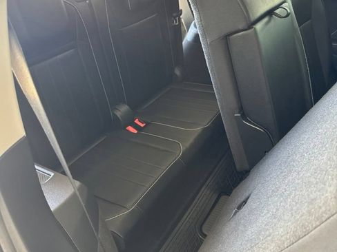 Certified 2023 Volkswagen Tiguan SE FWD image 9