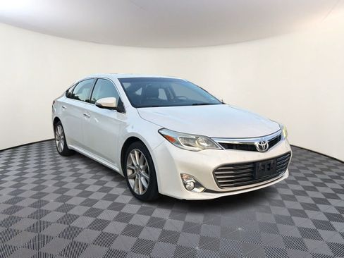 Used 2014 Toyota Avalon Limited FWD image 4