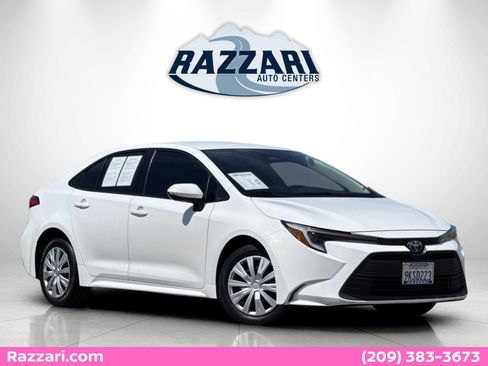 Used 2024 Toyota Corolla LE FWD image 1