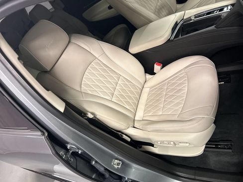 Used 2023 Buick Enclave Avenir w/ Avenir Technology Package FWD image 27