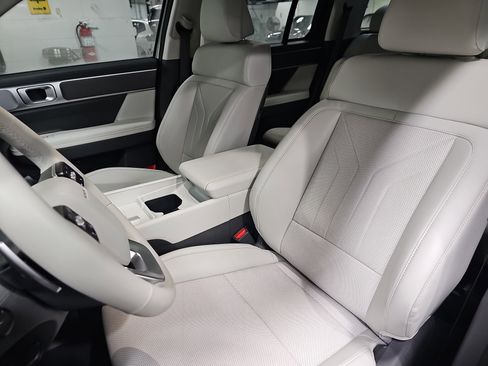 Used 2025 Hyundai Santa Fe SEL image 16