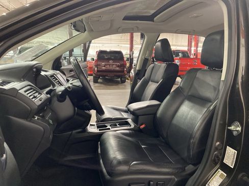 Used 2015 Honda CR-V EX-L image 9
