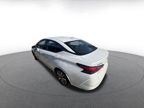 Used 2025 Nissan Versa SV image 4