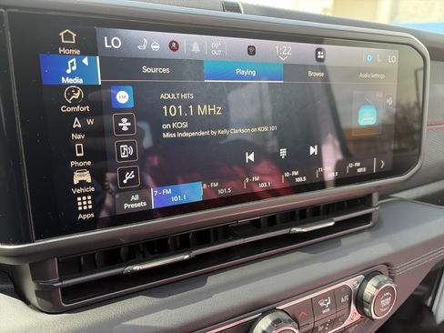 Used 2024 Jeep Wrangler Rubicon w/ Technology Group image 21