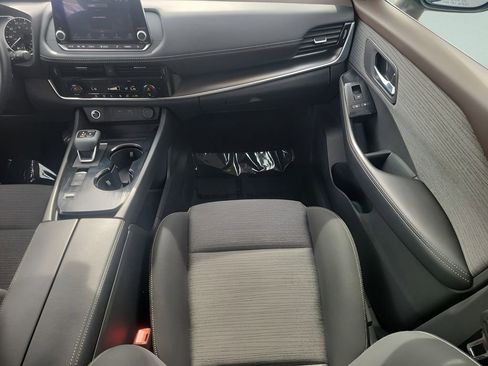 Used 2023 Nissan Rogue SV image 13