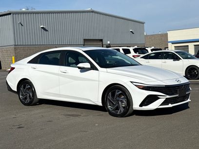 Used 2025 Hyundai Elantra Limited