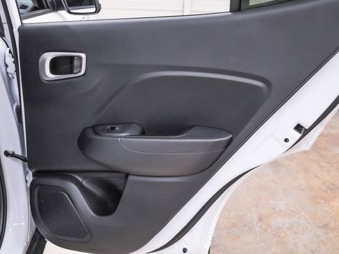 Certified 2024 Hyundai Venue SEL FWD image 29