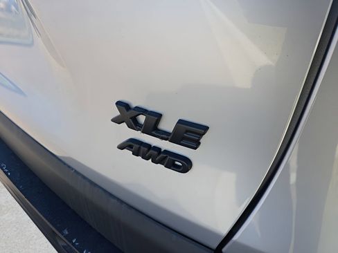 Used 2022 Toyota RAV4 XLE image 10