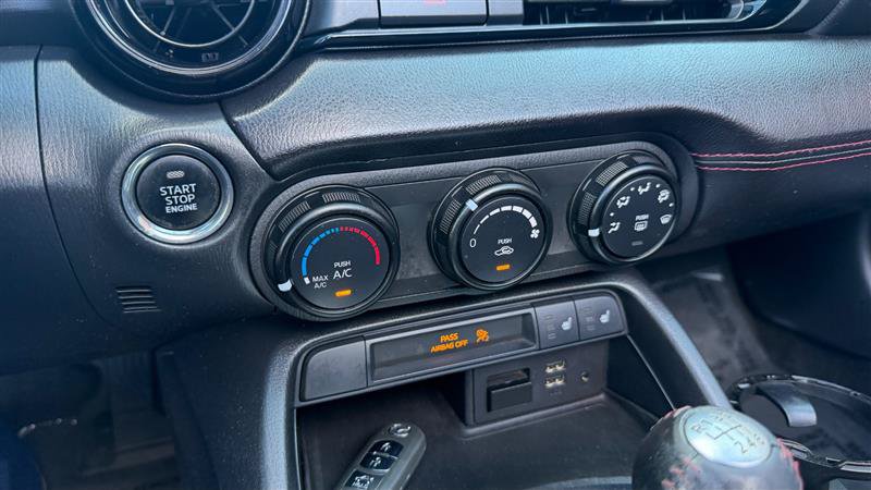Used 2018 MAZDA MX-5 Miata Club RWD image 20