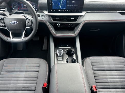 Used 2025 Ford Explorer ST-Line image 13