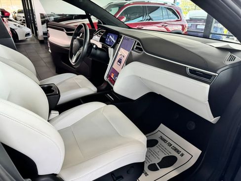 Used 2017 Tesla Model X 100D image 12