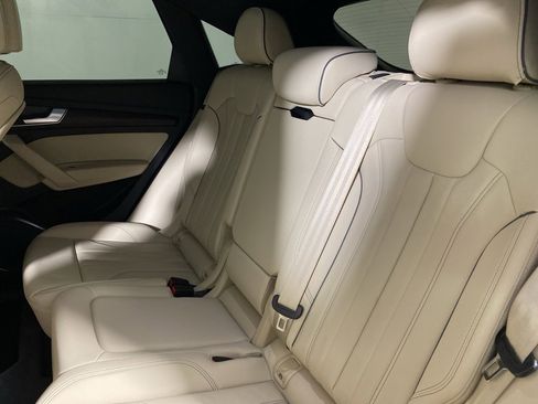 Used 2022 Audi Q5 2.0T Premium image 13