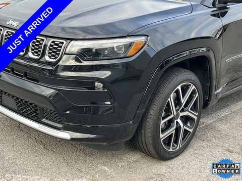 Used 2024 Jeep Grand Cherokee Altitude AWD/4WD image 9