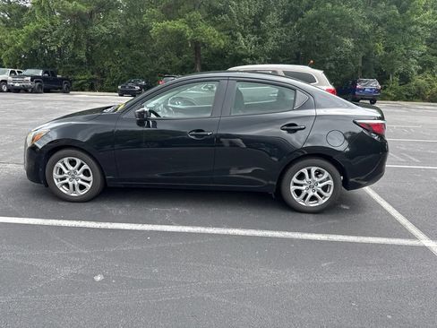 Used 2016 Scion iA FWD image 2
