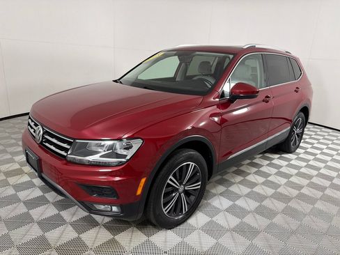 Used 2018 Volkswagen Tiguan SEL AWD/4WD image 9