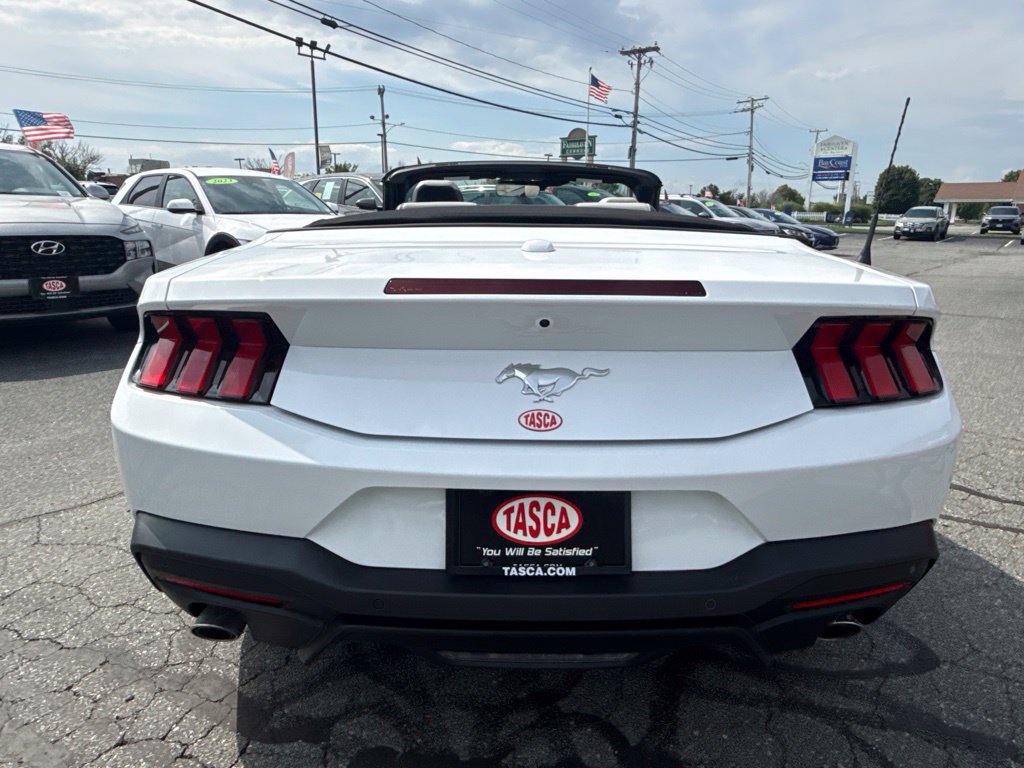 Used 2026 Ford Mustang Premium RWD image 17