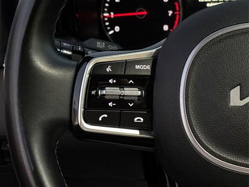 Certified 2022 Kia Sorento SX image 37
