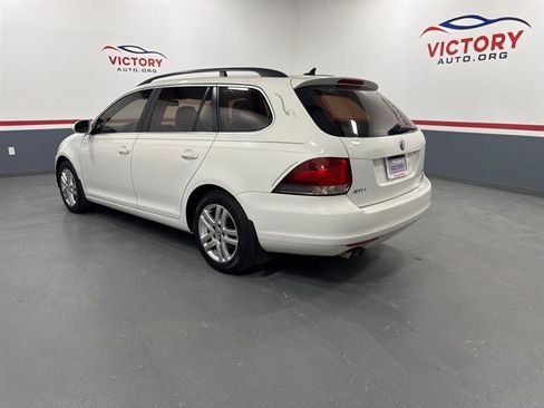 Used 2011 Volkswagen Jetta TDI FWD image 4
