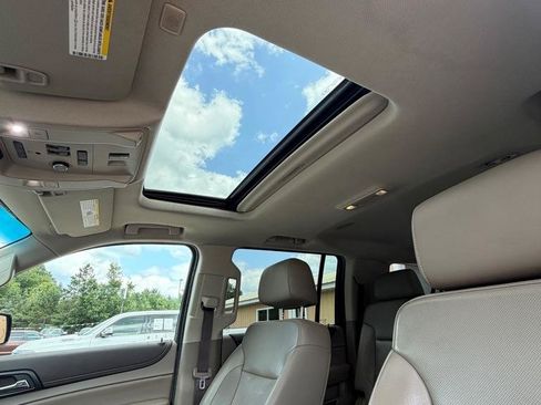 Used 2019 GMC Yukon XL SLT w/ HD Trailering Package AWD/4WD image 10