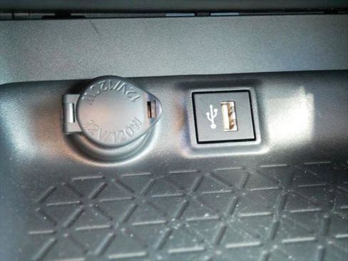 Certified 2025 Toyota RAV4 XLE AWD/4WD image 22