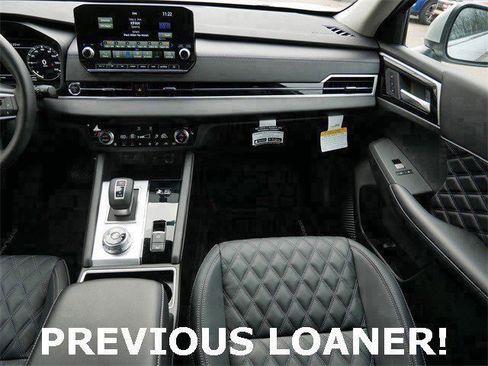 Used 2025 Mitsubishi Outlander SEL image 12