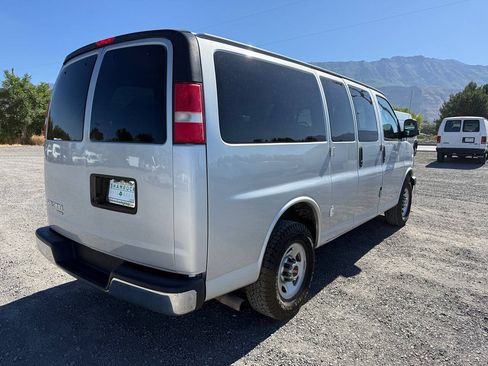 Used 2016 GMC Savana 3500 LT w/ LT Preferred Equipment Group RWD image 3