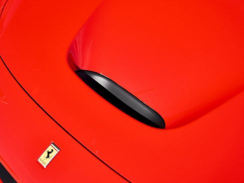 Used 2022 Ferrari F8 Tributo image 9