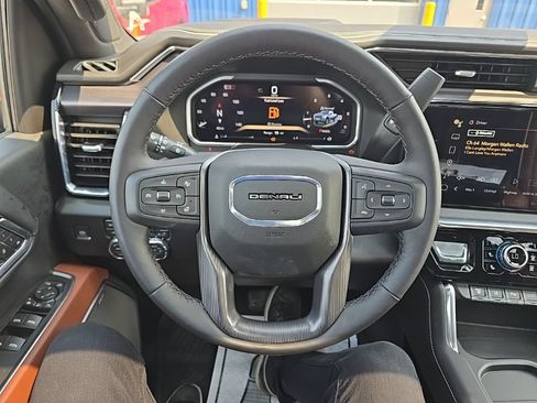 Used 2026 GMC Sierra 2500 Denali Ultimate AWD/4WD image 18
