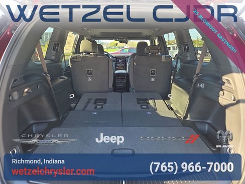 New 2025 Jeep Grand Cherokee L Laredo AWD/4WD image 8