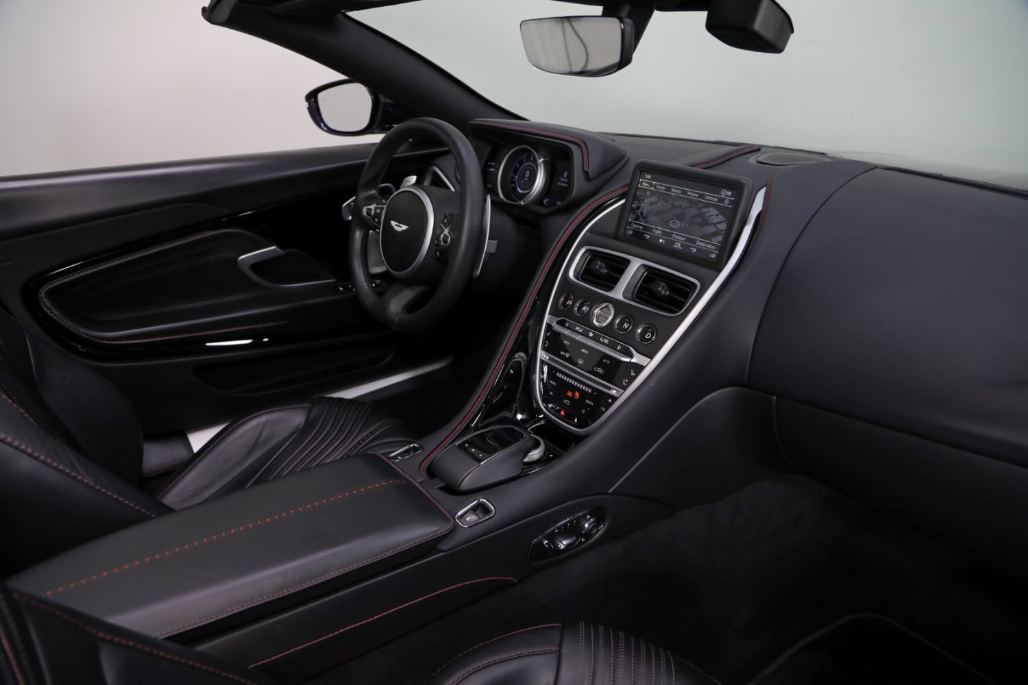 Used 2019 Aston Martin DB11 Volante RWD image 28