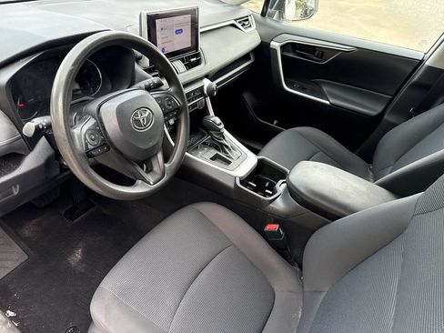 Used 2023 Toyota RAV4 LE FWD image 11